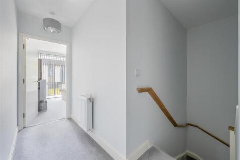 Hickman Avenue, E4