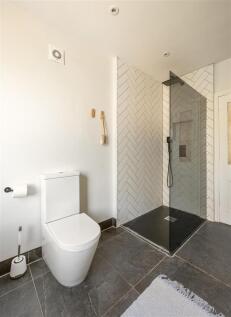 Bathroom-3.jpg