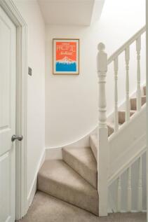 Upstaitrs-Hallway.jpg