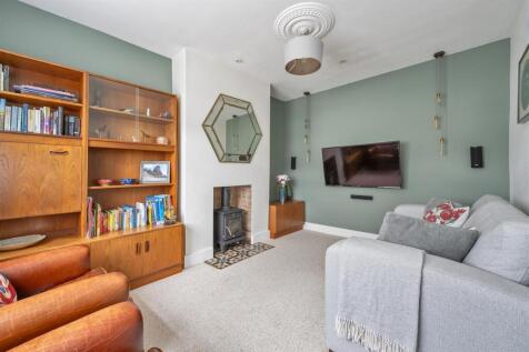 Hawkdene, E4
