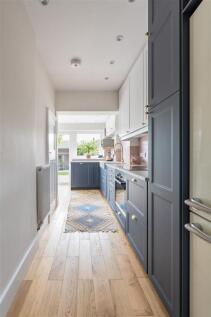 Hawkdene, E4