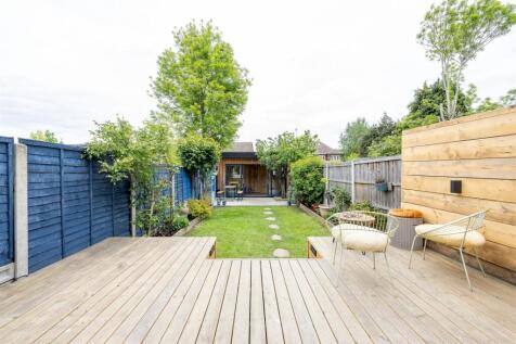 Hawkdene, E4