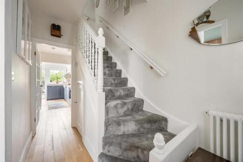 Hawkdene, E4