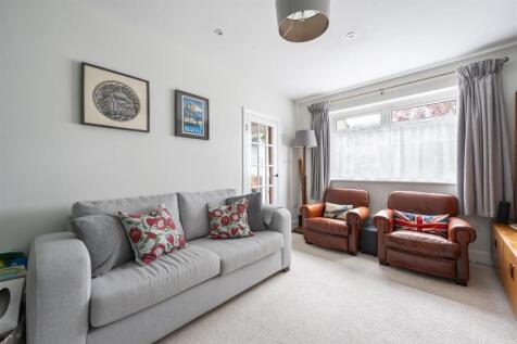 Hawkdene, E4