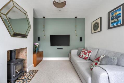 Hawkdene, E4
