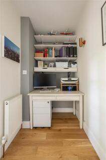Hawkdene, E4