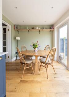 Hawkdene, E4