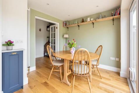 Hawkdene, E4