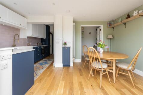 Hawkdene, E4