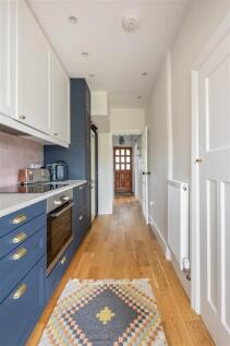 Hawkdene, E4