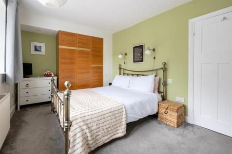 Hawkdene, E4