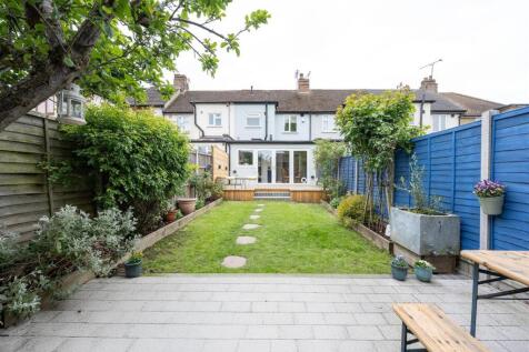 Hawkdene, E4