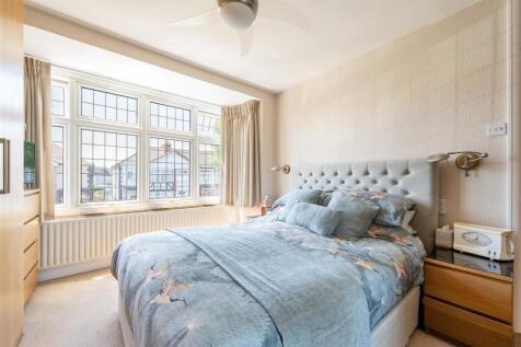 Cherrydown Avenue, E4