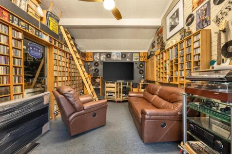 Cherrydown Avenue, E4