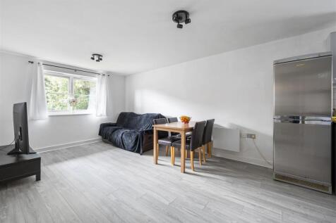 Lockwood Place E4