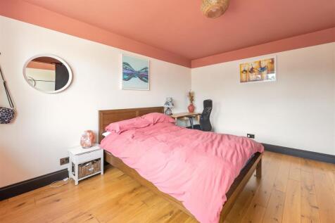 Hatch Lane, E4