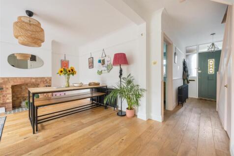 Woodberry Way, E4