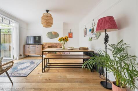 Woodberry Way, E4