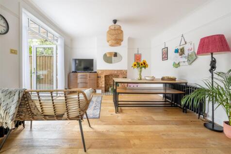 Woodberry Way, E4