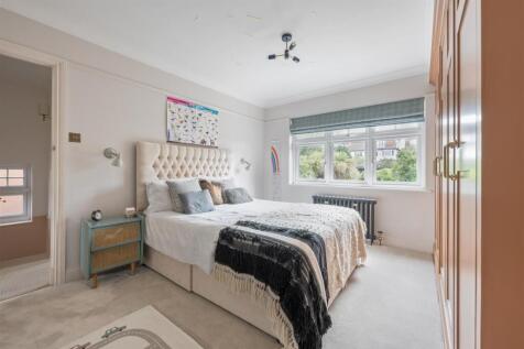 Woodberry Way, E4
