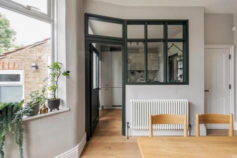 Winchester Road E4