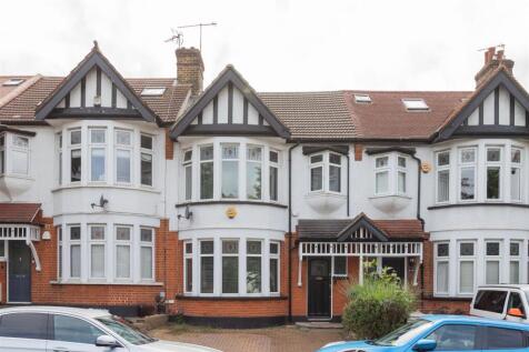 Hale End Road, IG8