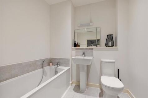 Merriam Close, E4