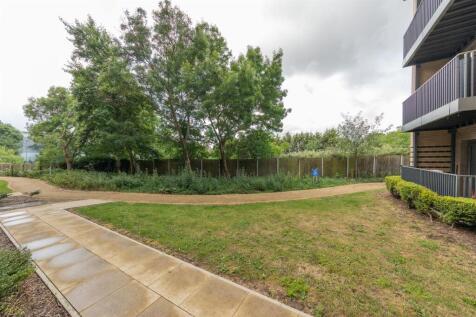 Merriam Close, E4