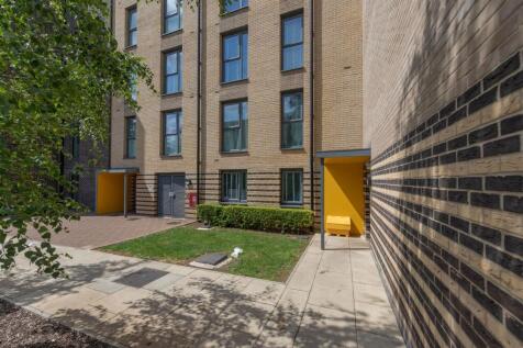 Merriam Close, E4