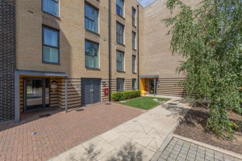 Merriam Close, E4