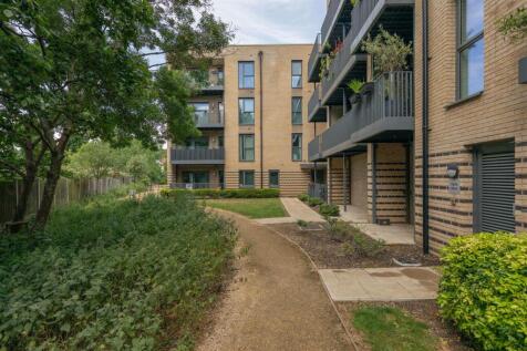 Merriam Close, E4