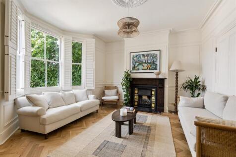 Castle Avenue E4