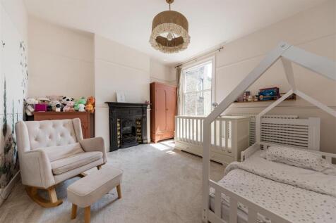 Castle Avenue E4
