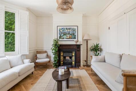 Castle Avenue E4