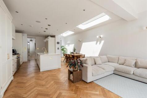 Castle Avenue E4