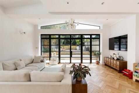 Castle Avenue E4