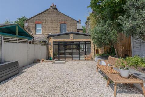 Castle Avenue E4