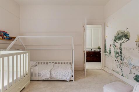 Castle Avenue E4