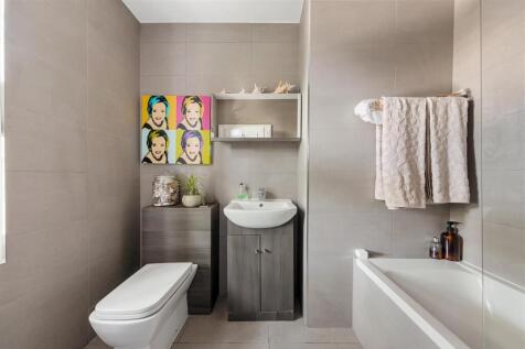 Friday Hill House E4