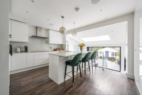 Clivedon Road E4