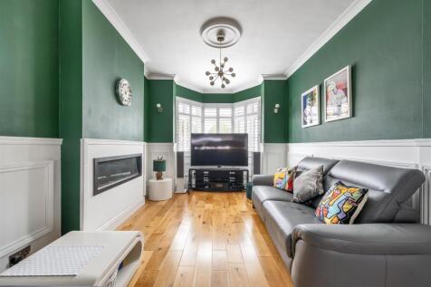 Clivedon Road E4