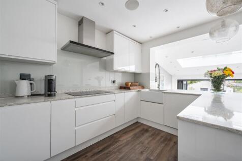Clivedon Road E4