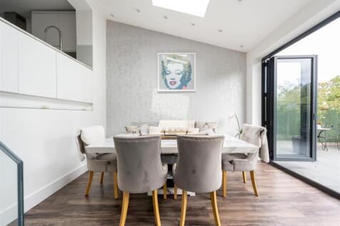 Clivedon Road E4
