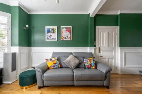 Clivedon Road E4