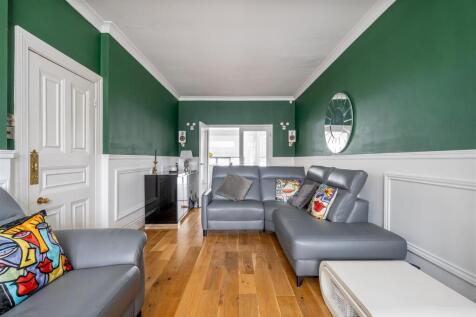 Clivedon Road E4