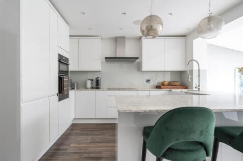 Clivedon Road E4