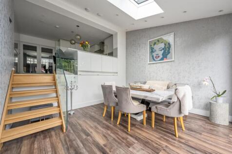 Clivedon Road E4