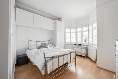 Clivedon Road E4