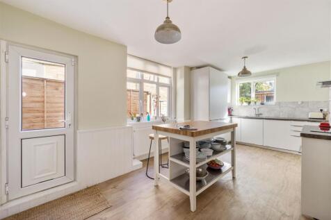 Sutherland Road, N17