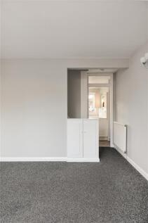 Field Close, E4